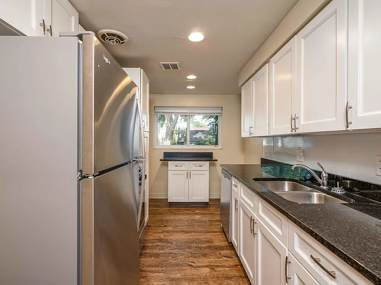77 W Northwood Ave #C — Photo 13