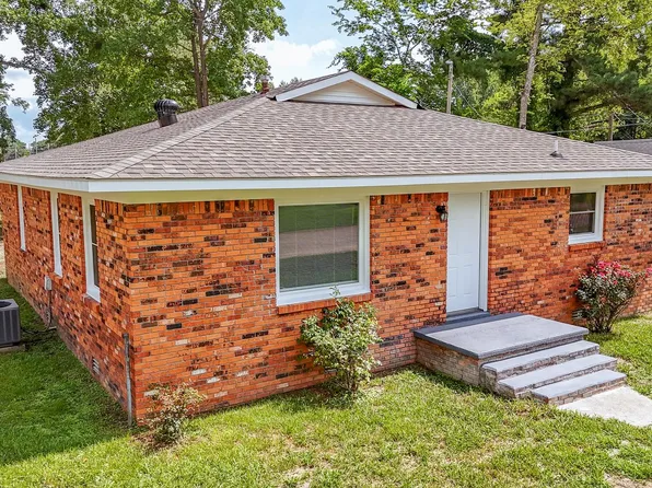 25 Northcutt St, Savannah, TN 38372