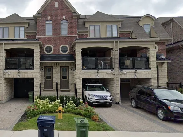29 Dryden Way, Toronto, ON M9R 0B2