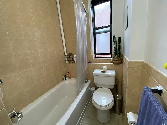 Rented by Mdays Realty | media 33