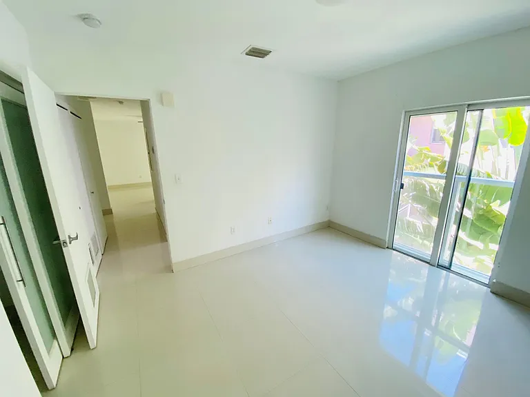 6893 Bay Dr #203 — Photo 9