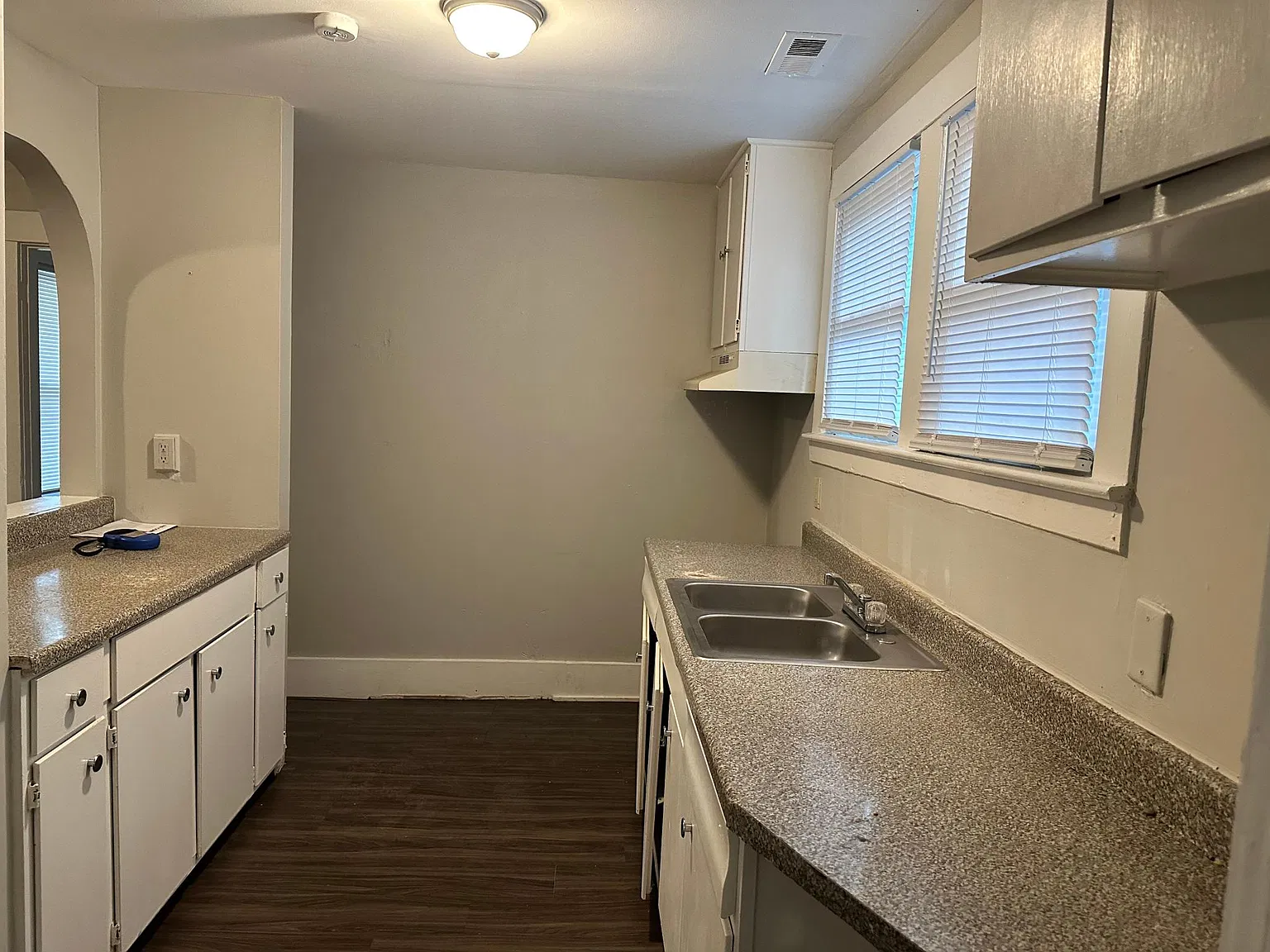 235 E Southern Heights Ave — Photo 4