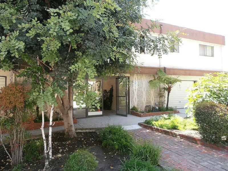 211 N Isabel St #5
