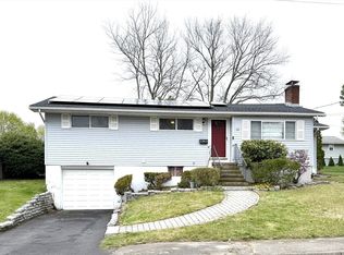 26 McDevitt Rd, Randolph, MA 02368
