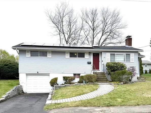 26 McDevitt Rd, Randolph, MA 02368