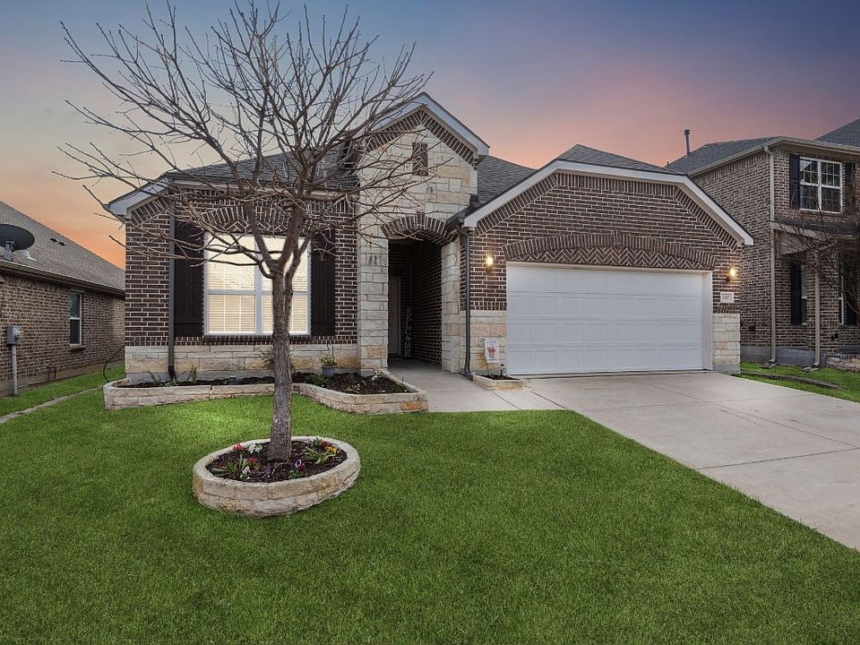 1st image of 2412 Leeward Pl