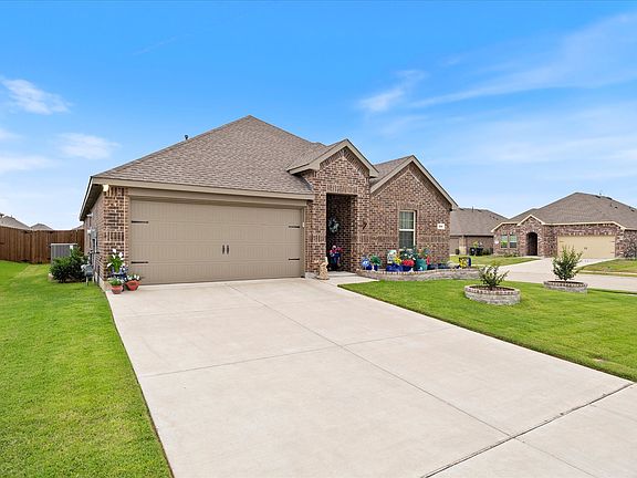 3rd image of 200 Calico Ln