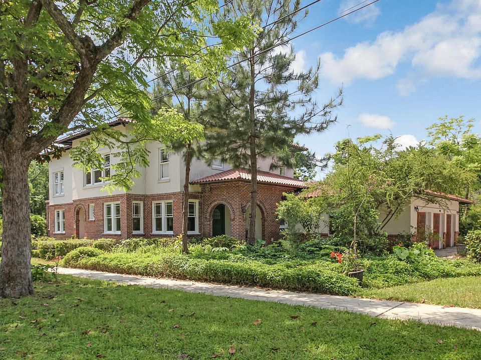 Large corner lot