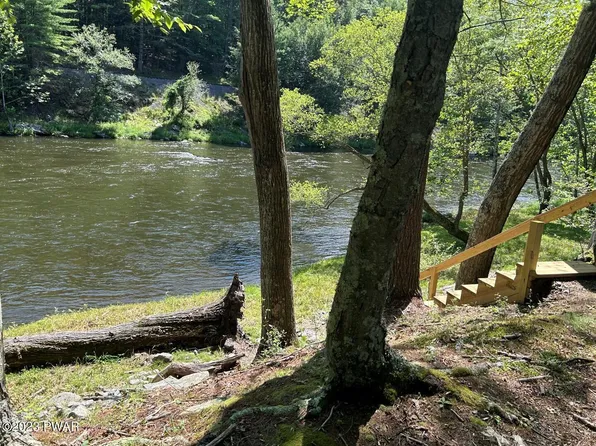 590 Pa Rte, Lackawaxen, PA 18435