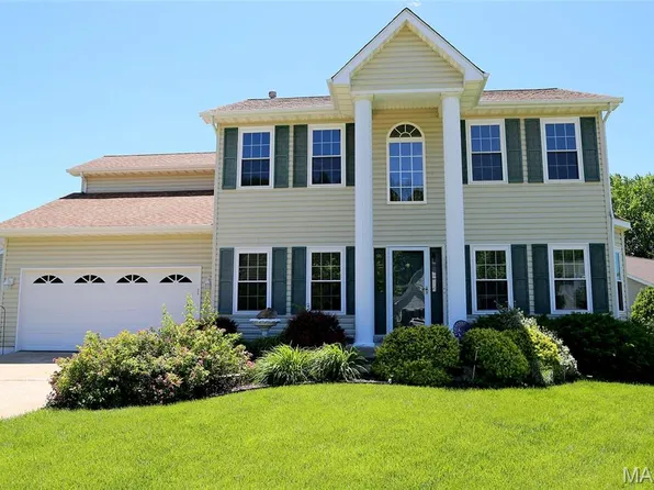 2310 Eagle Pines Dr, Saint Charles, MO 63303