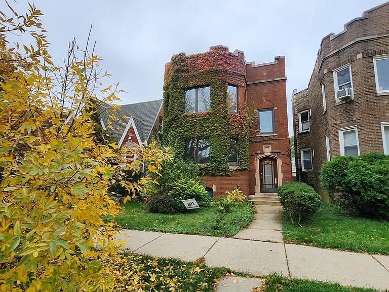 5537 N Spaulding Ave #2 — Photo 2