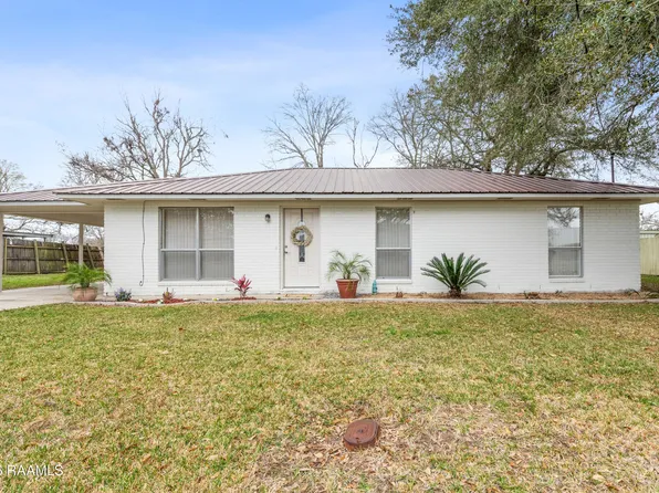 525 Claude St, Breaux Bridge, LA 70517