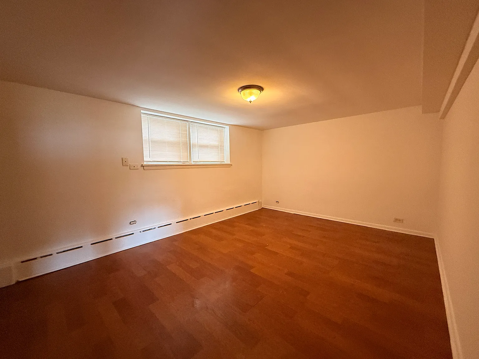 3 bed, 1.5 bath, 1500 sqft, $1,800 — Photo 3