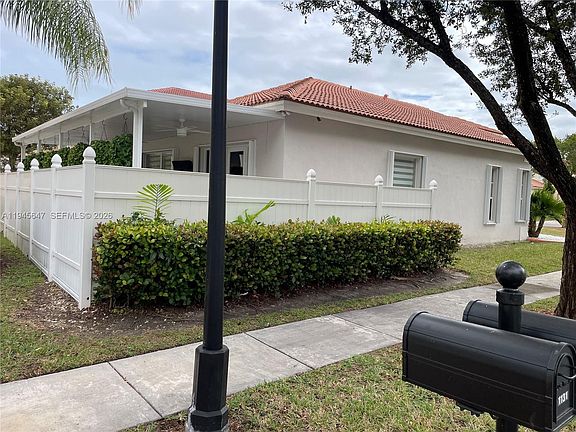 3rd image of 3725 NE 11th St