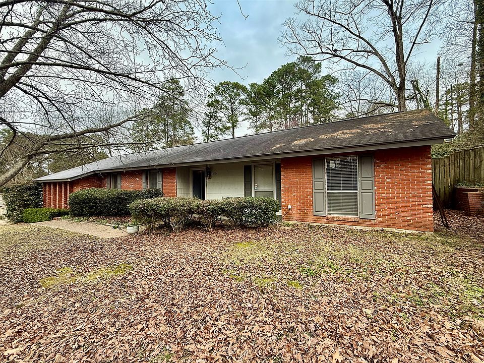 1st image of 2104 Greenbriar Dr