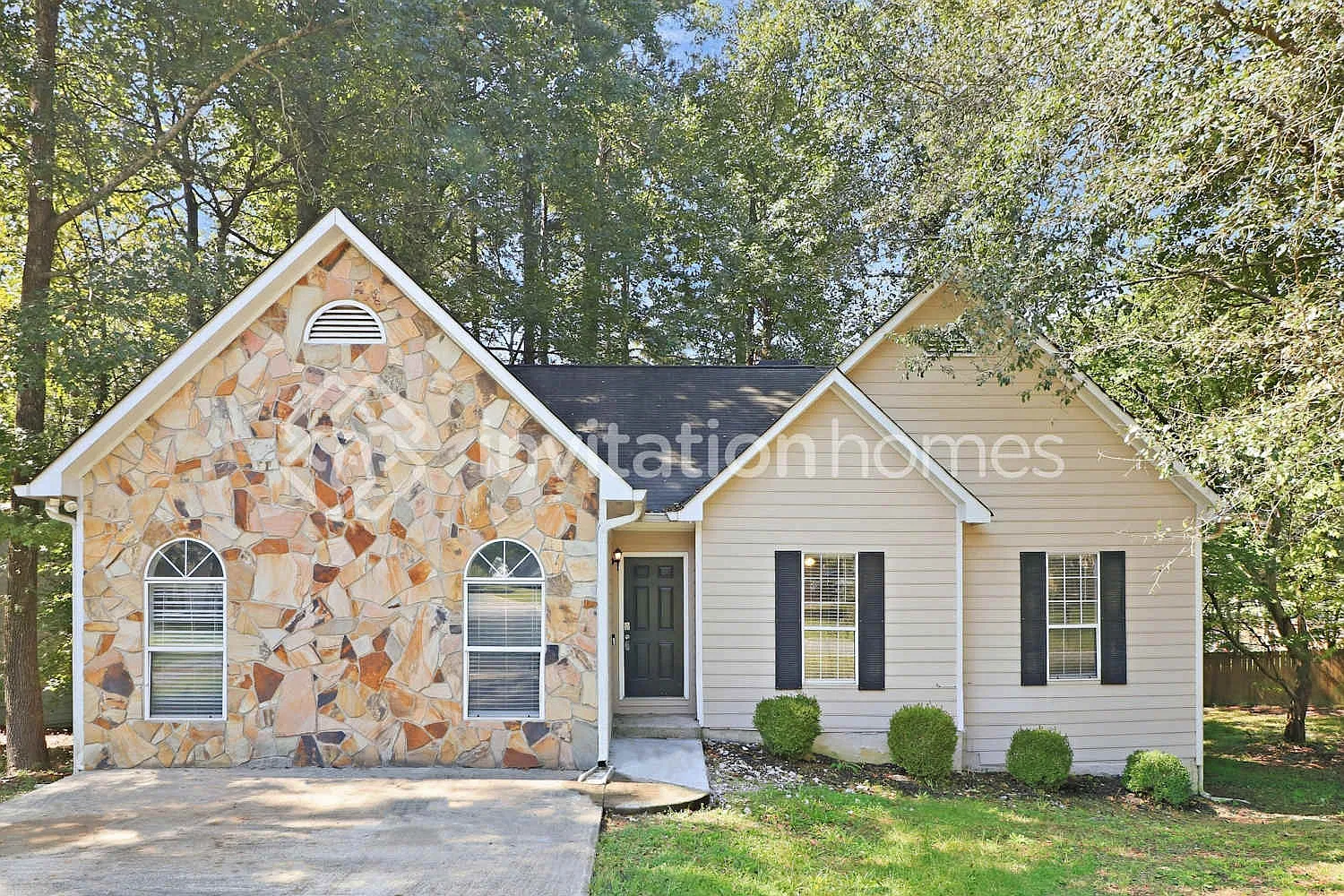 4032 Sharon Woods Dr Powder Springs, GA 30127 — Photo 1