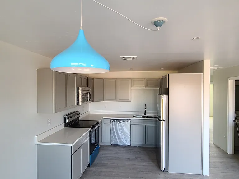 23 E Illini St — Photo 11