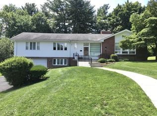 40 Laura Ln, Holyoke, MA 01040
