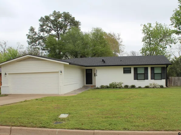 2216 Crestwood Dr, Tyler, TX 75701