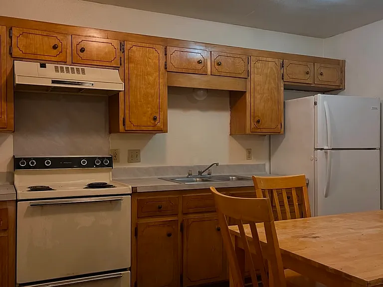 Bryce Avenue Apartments — Photo 4