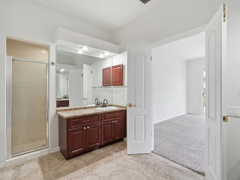 9810 Bennington Dr — Photo 14