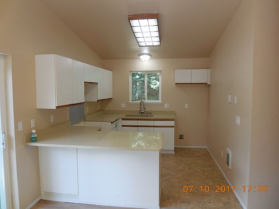 5th image of 9705 11th Avenue Ct E