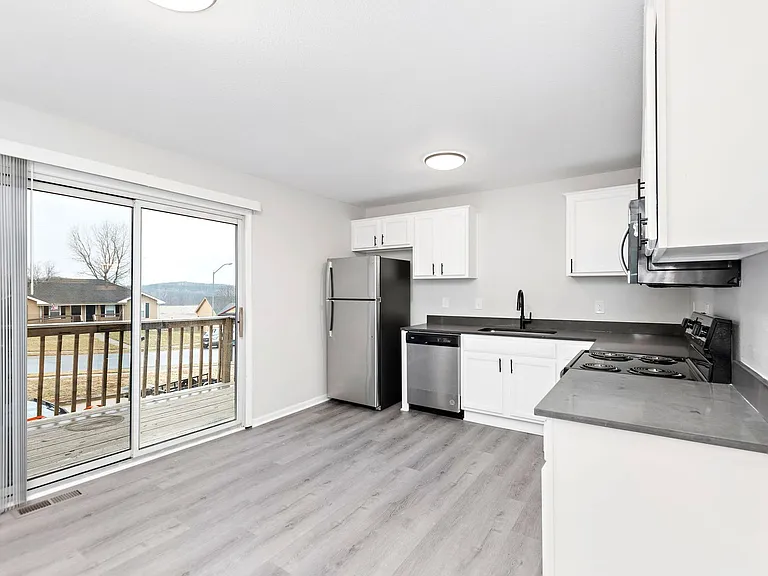 Windsor Townhomes Community — Photo 10