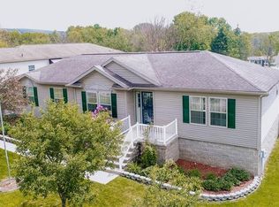 116 Colonial Ln, Uniontown, PA 15401