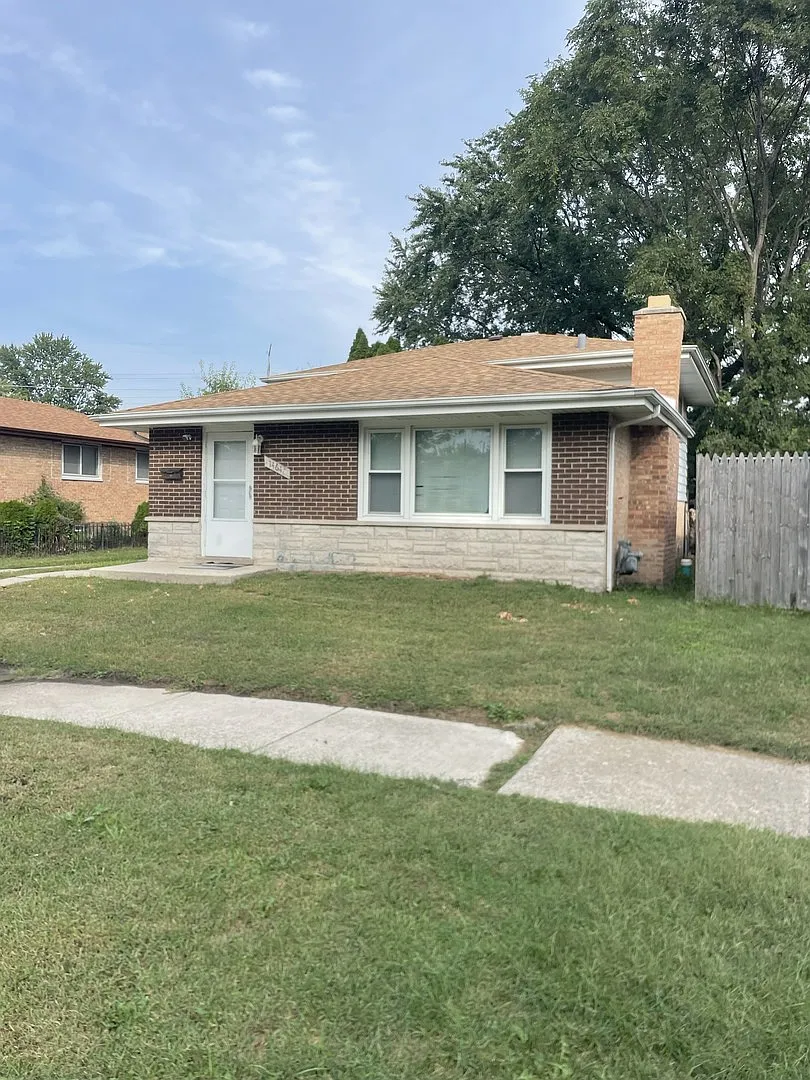 14647 Irving Ave photo 1