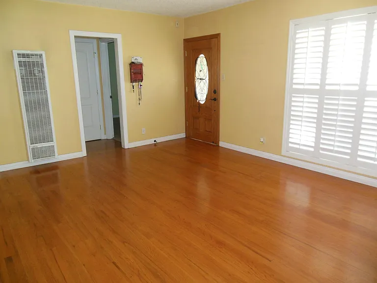 447 Melham Ave — Photo 15