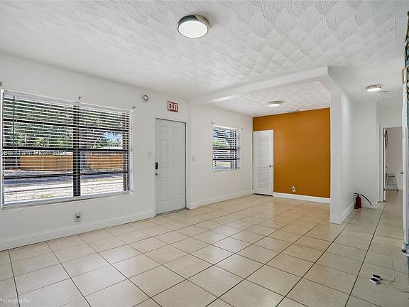 4th image of 2406 N 28th Ave