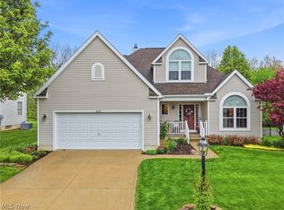 859 Kings Cross Dr, Wadsworth, OH 44281
