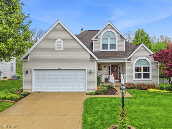 859 Kings Cross Dr, Wadsworth, OH 44281