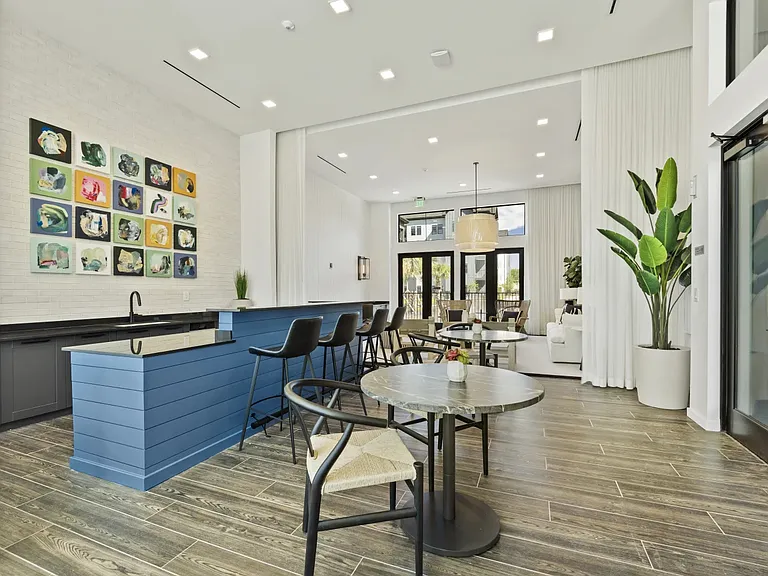 Azalea Luxury Apartments — Photo 26