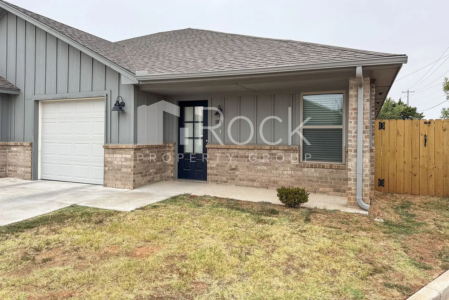 Eastpointe Village — Photo 1