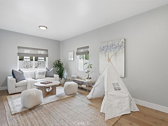 4th image of 2220 Clark Ln #B