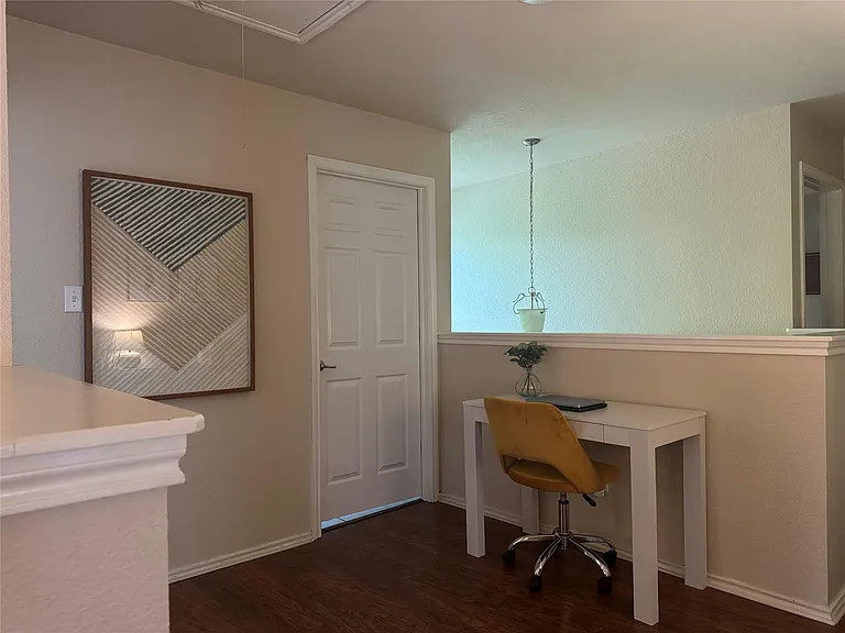 2107 Charlotte Estates Dr — Photo 11