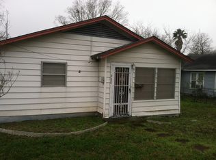 230 Booe St, Kenedy, TX 78119