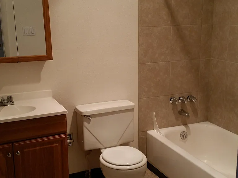 Marquette Heights Apartments — Photo 7