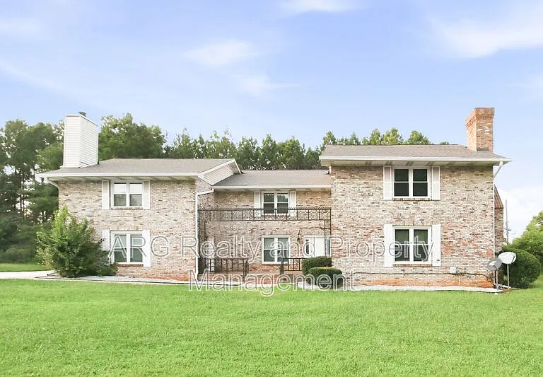2142 Fairway Ct SE #A — Photo 1