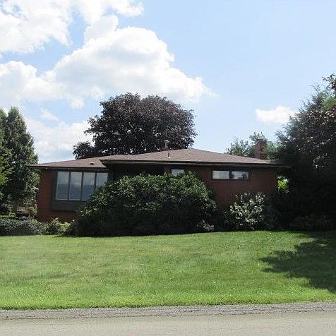 1st image of 230 Laurel Dr