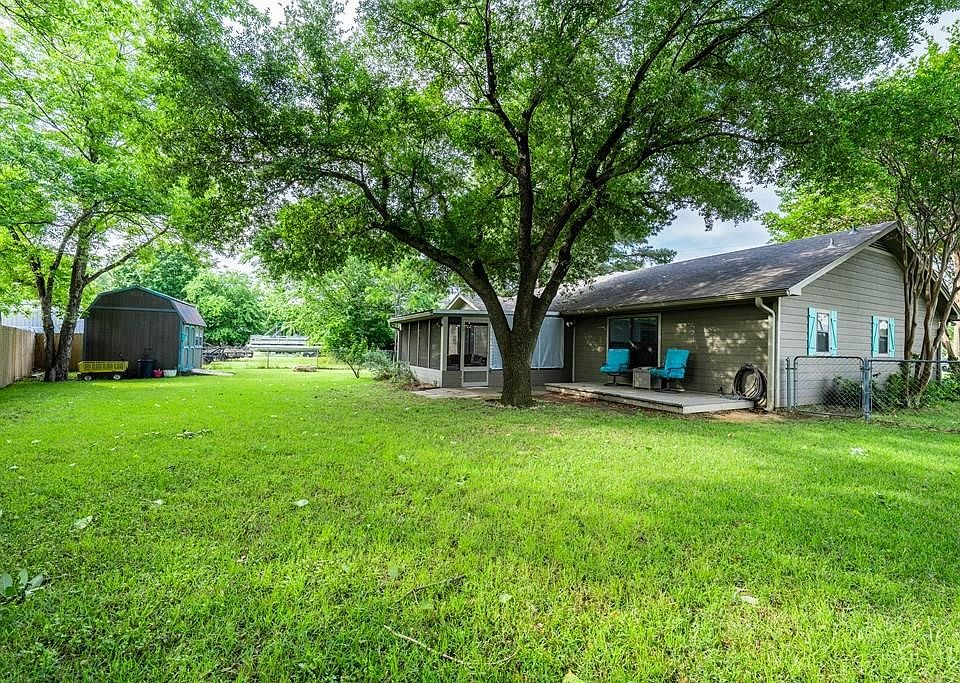 1st image of 128 Hilltop Dr
