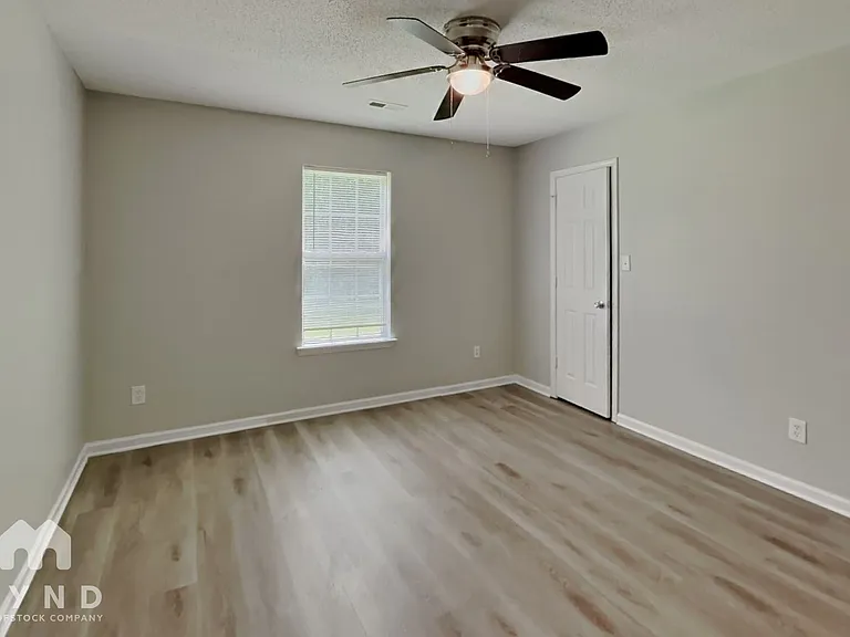 6902 Kentucky Derby Dr — Photo 15