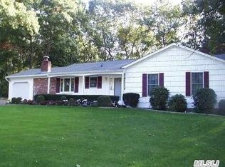 83 Mahogany Rd, Rocky Point, NY 11778