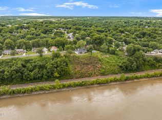 1900 Hayselton Dr, Jefferson City, MO 65109