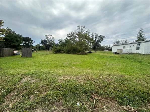 1608 Linda Lou Dr, Saint Bernard, LA 70085
