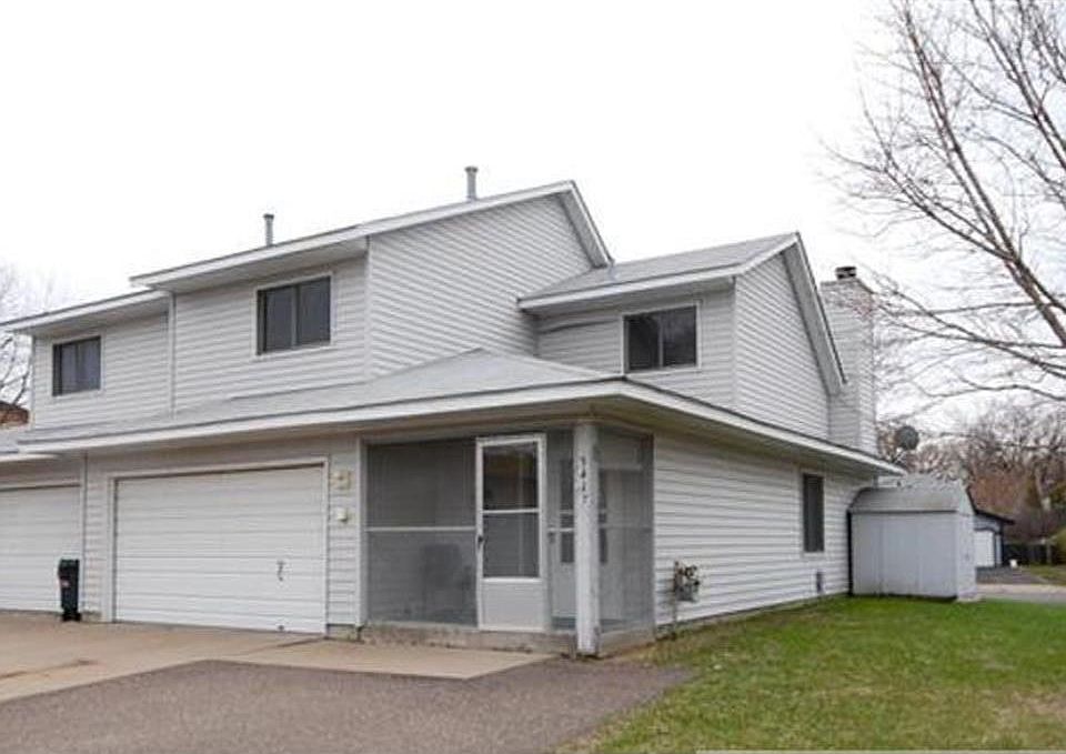 front of house with screen patio