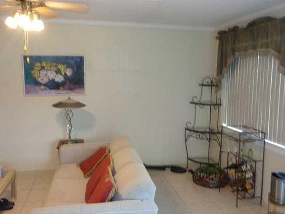 2nd image of 228 Markham K #228