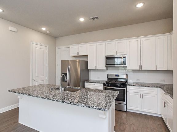 4th image of 8039 Snowmass Dr