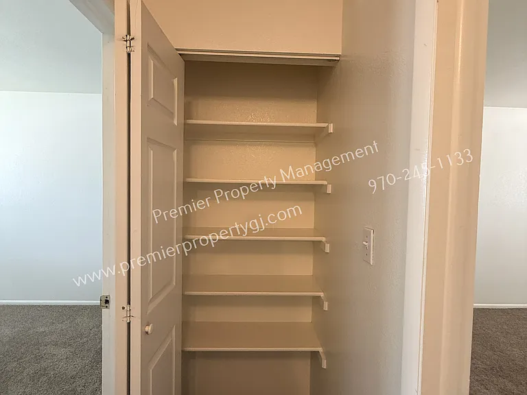 612 Round Table Rd — Photo 22